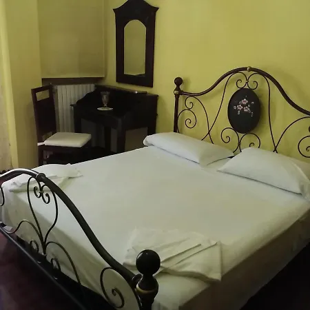 Hotel La Carina-2